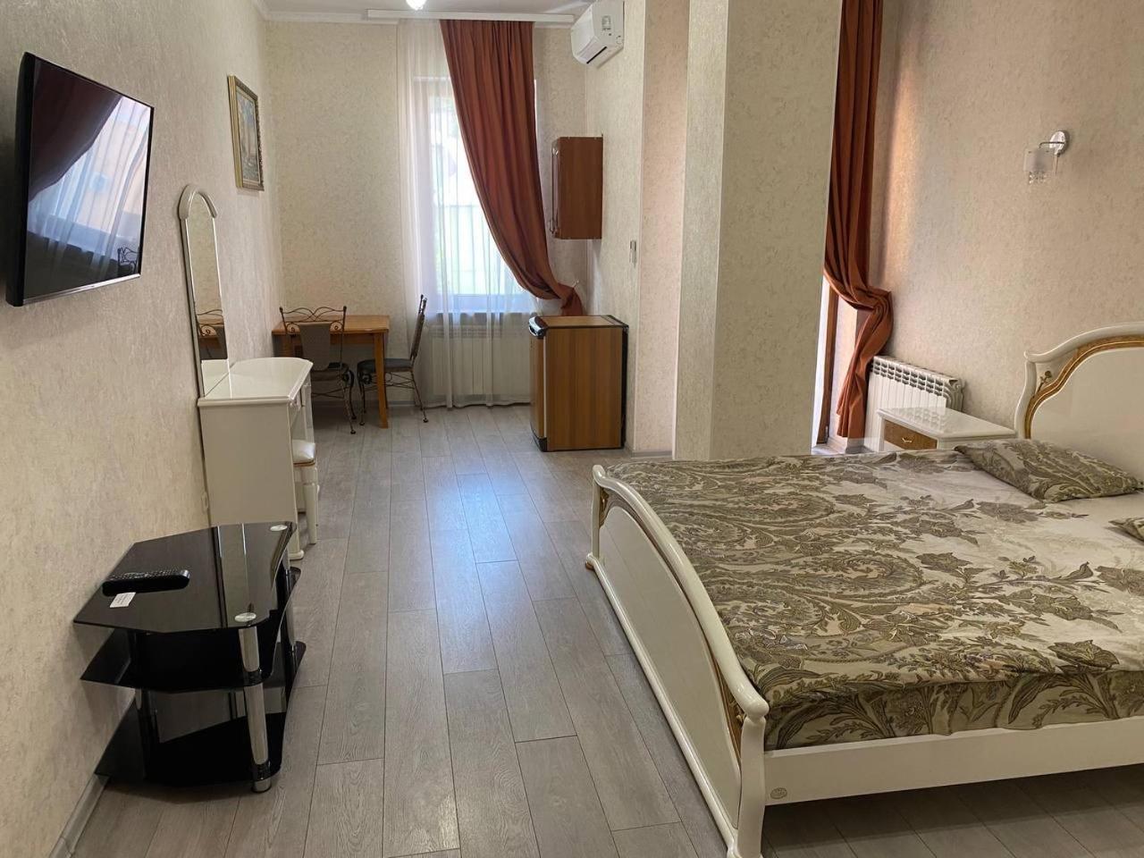 Valencia Hotel Odessa Buitenkant foto